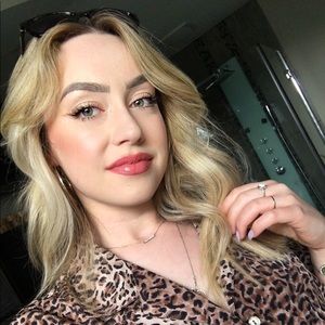 Meet your Posher, Éliane